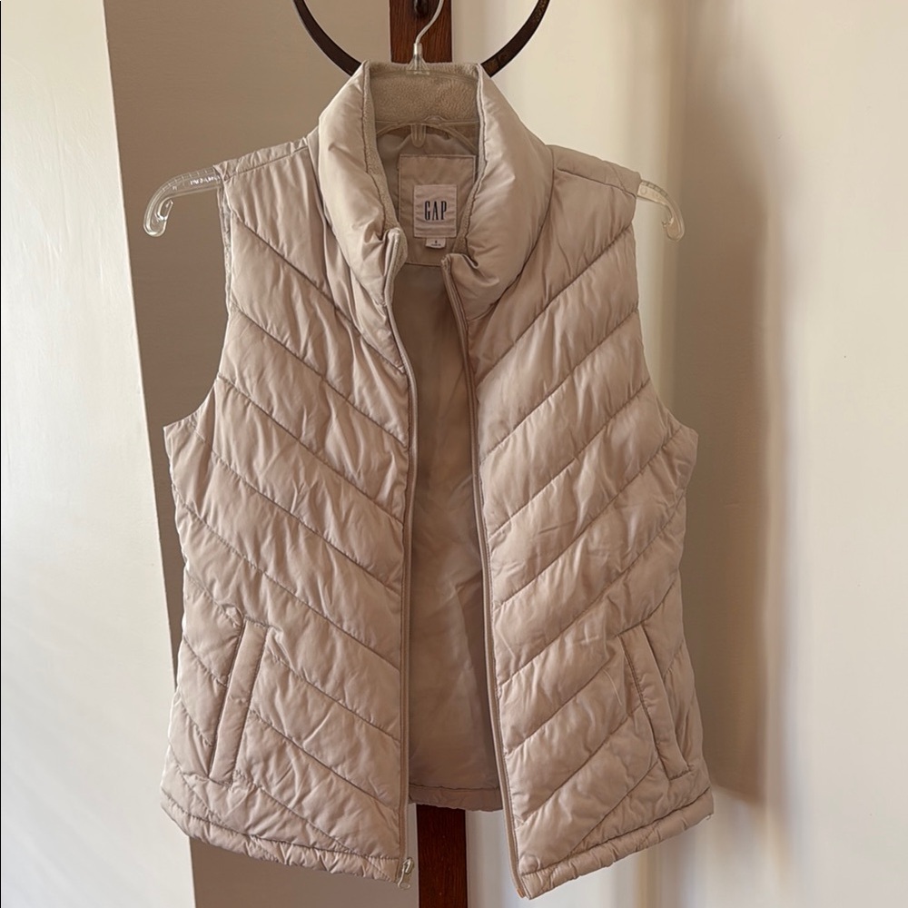 GAP Women's Beige Quilted Vest